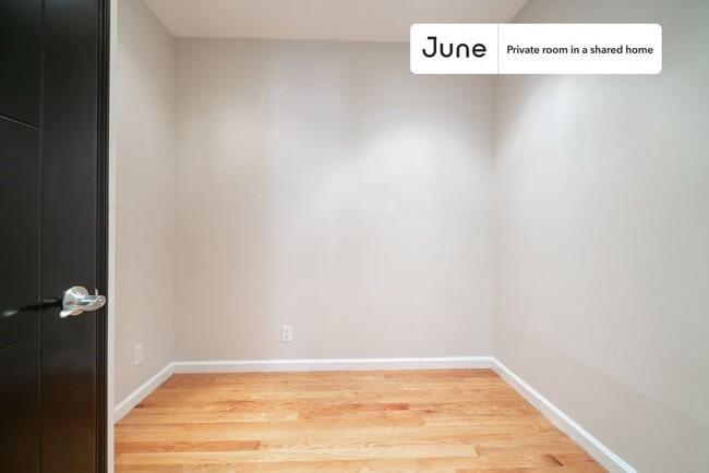 Building Photo - Room in Shared 4 bed/2 bath home
