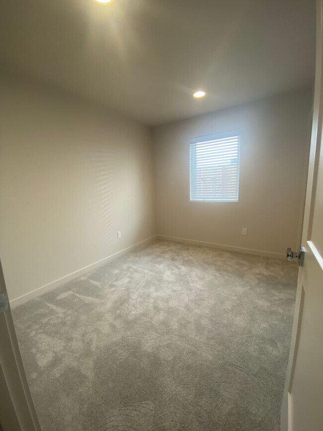 Foto del edificio - 3 Bedroom Townhome in SE Portland