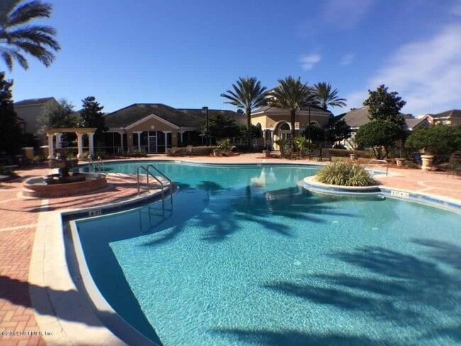 Mirabella Pool - 10075 Gate Pky N
