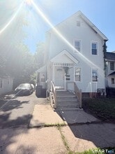 Building Photo - 32 Alstrum St