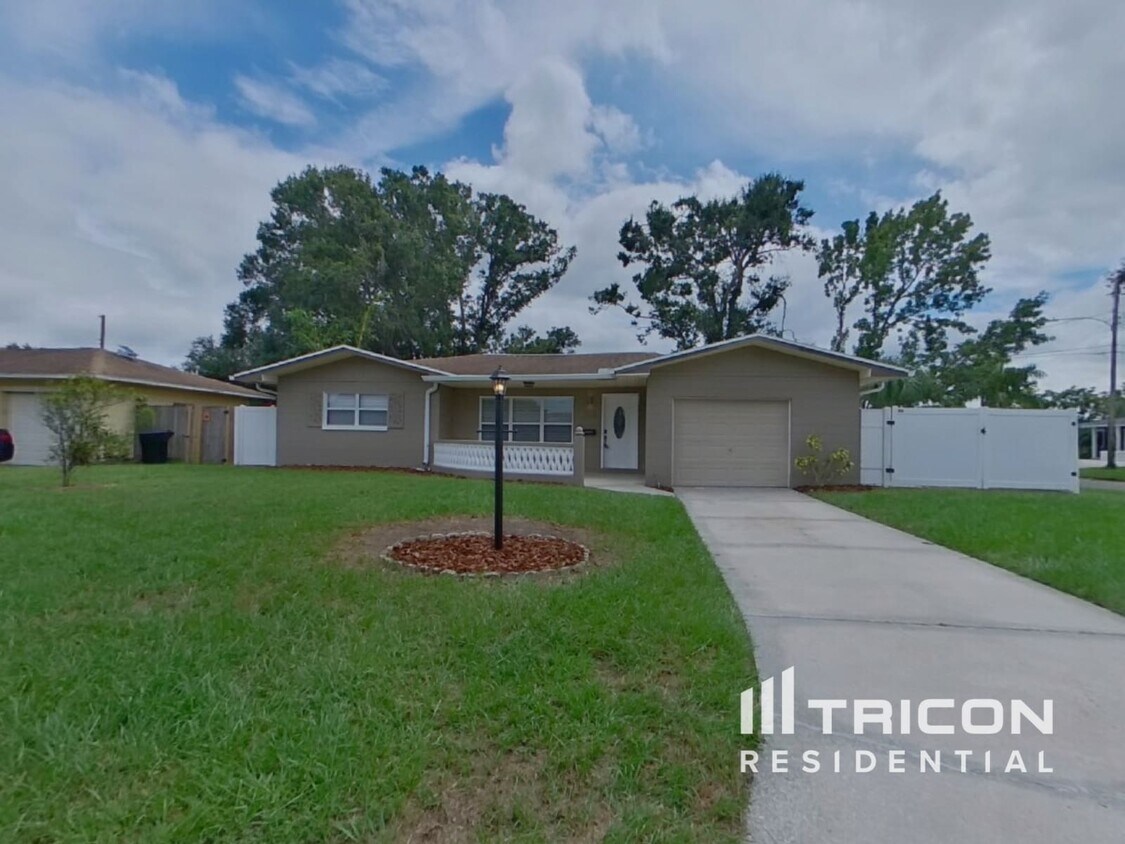 Foto principal - 4228 25th Ave N