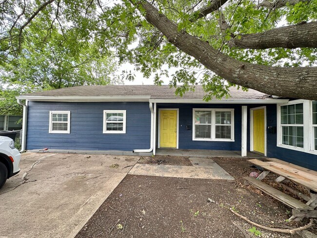 Foto del edificio - 1105 Williamson Dr