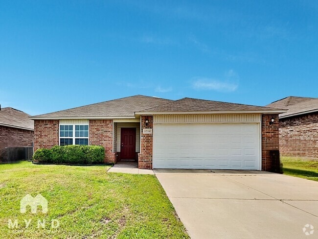 Building Photo - 1716 Lanesboro Dr
