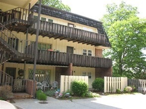 Building Photo - Adams Earl-900 N 21st