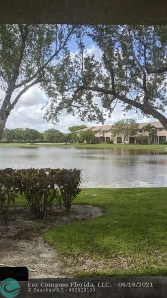 Foto del edificio - 3409 Lakeside Dr