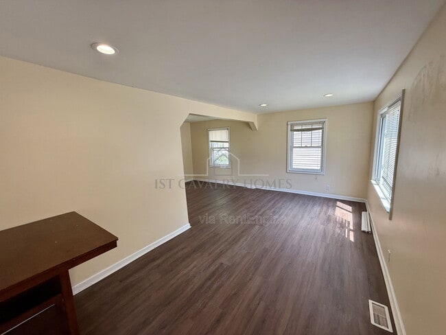 Building Photo - 472 Keck St