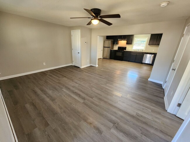Building Photo - Spacious 3-Bedroom, 2-Bathroom Home COMING...