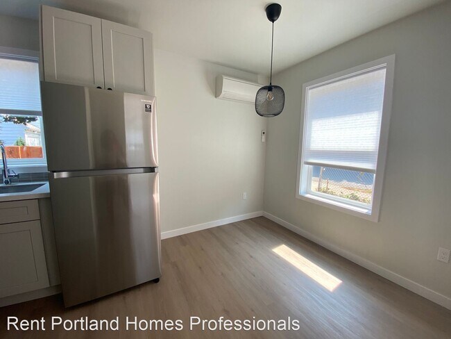 Building Photo - 2 br, 1 bath House - 2648 SE 107th Ave #B