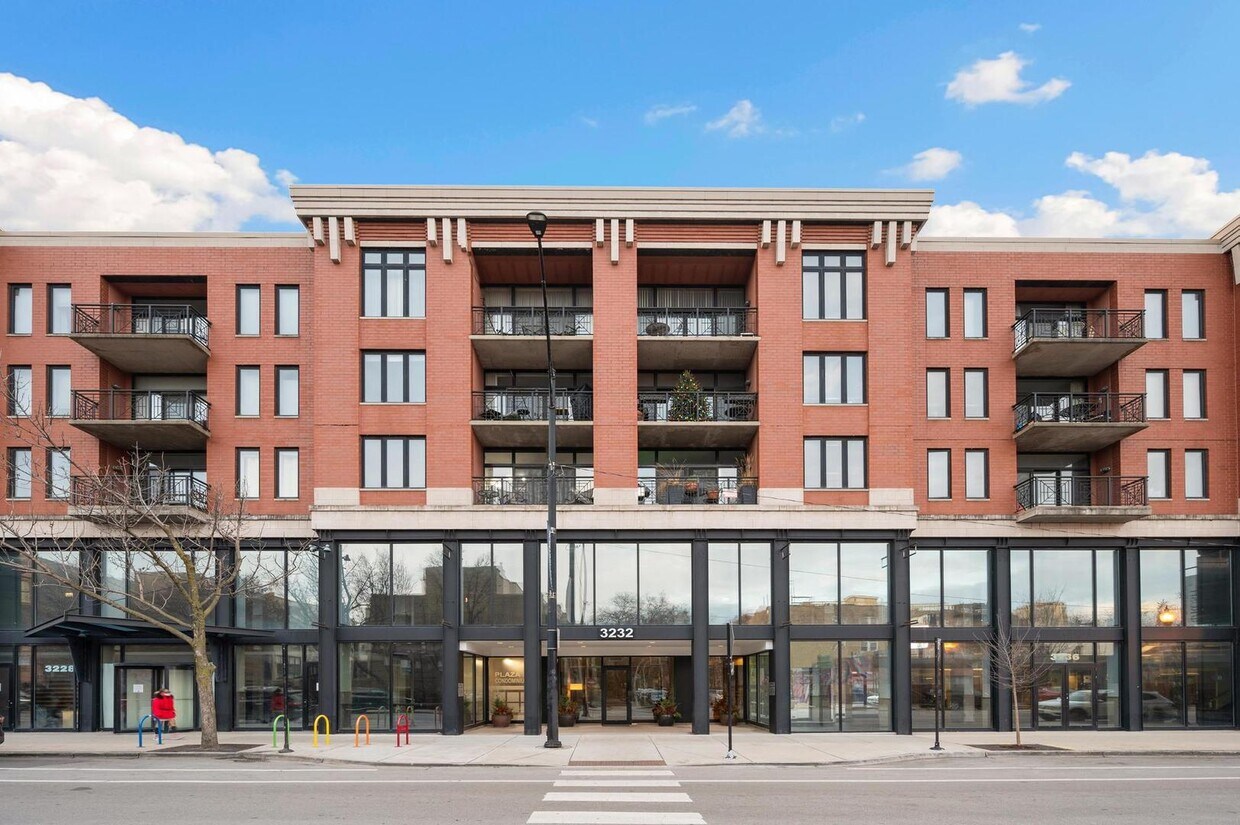 Primary Photo - 3232 N Halsted St