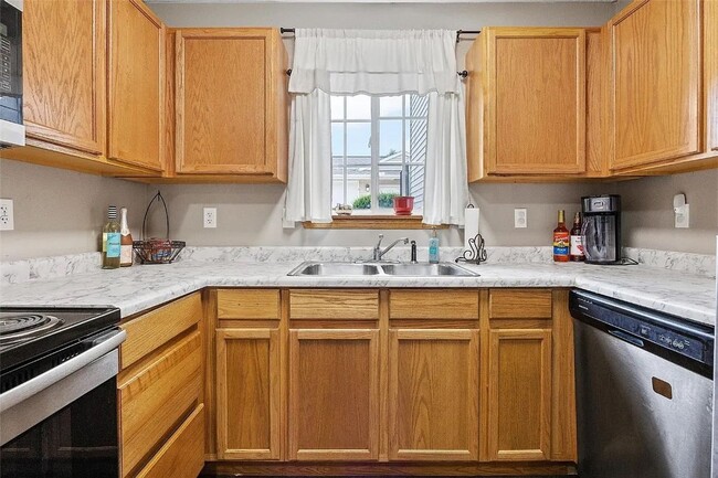 Foto del edificio - 2 Bed 2 Bath Condo for Rent in Marion!