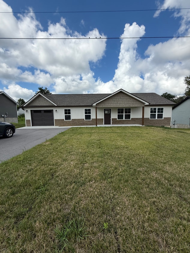 Primary Photo - 127 Sky View Meadow Dr