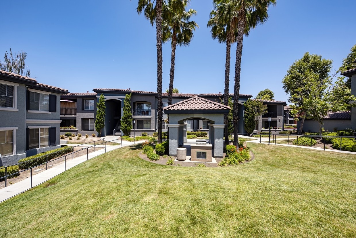 Estancia Apartment Homes Apartments in Riverside, CA Westside Rentals