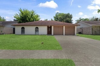 Building Photo - 6811 Feather Creek Dr
