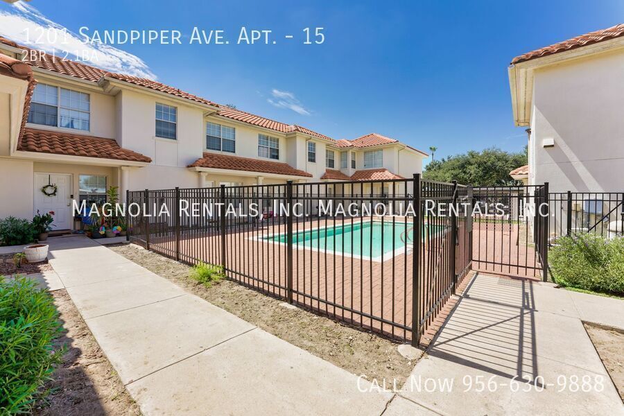 Primary Photo - 2 bed 2.5 bath Townhouse in Mcallen