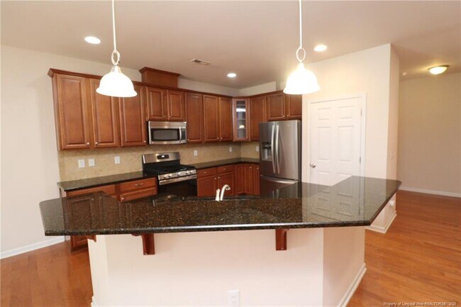 Building Photo - 619 Sealine Dr