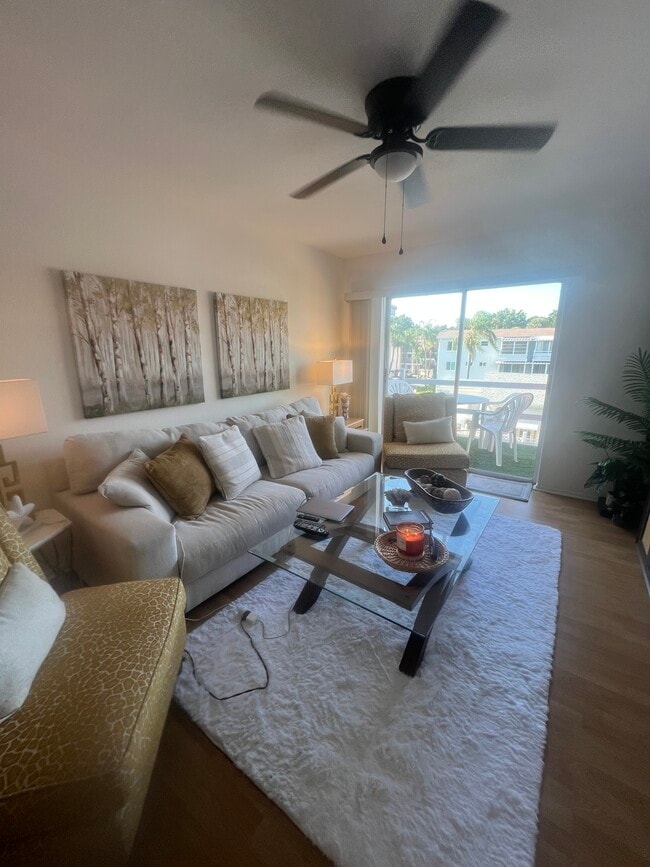 Foto del edificio - 2041 Sunset Dr