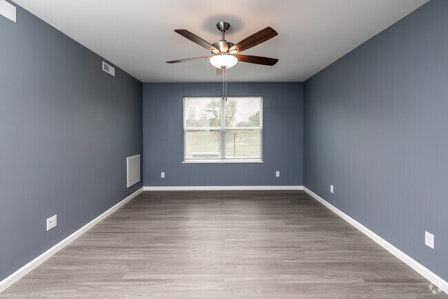 2 habitaciones, 1 baño - 888 pies cuadrados - Sala de estar - Alice Place West Burlington