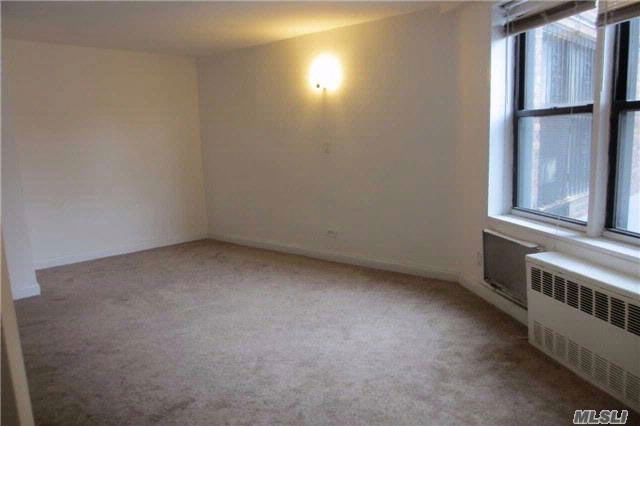 Building Photo - 3520 Leverich St