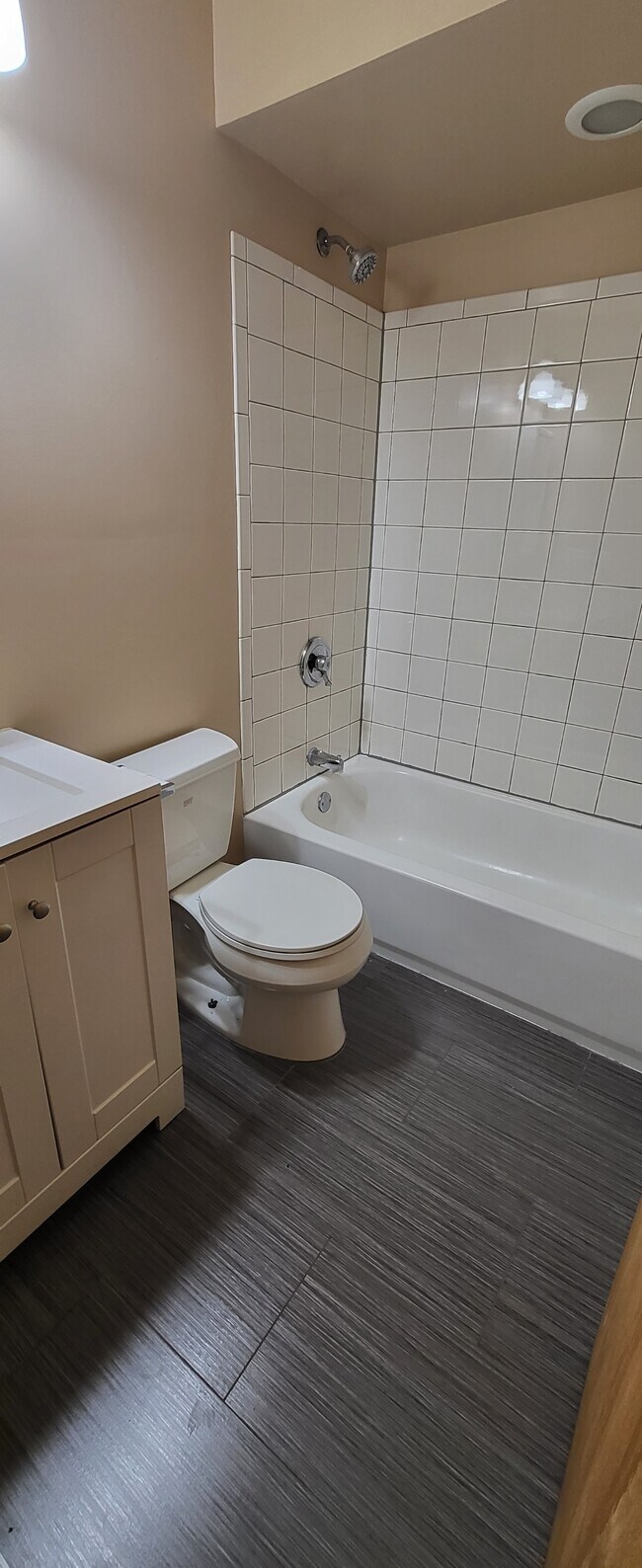 Foto del edificio - 5738 N 55th Pl