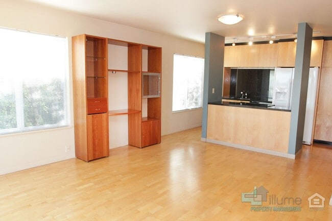 Condo Near OHSU with Huge Deck, Stunning V... - Condo Near OHSU with Huge Deck, Stunning V...