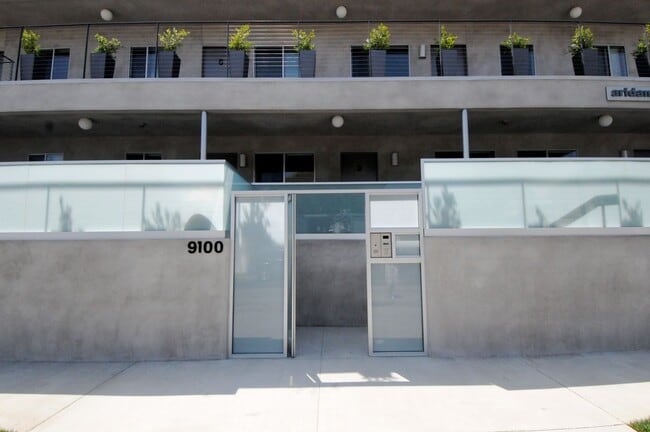 Building Photo - 9100 Whitworth Dr