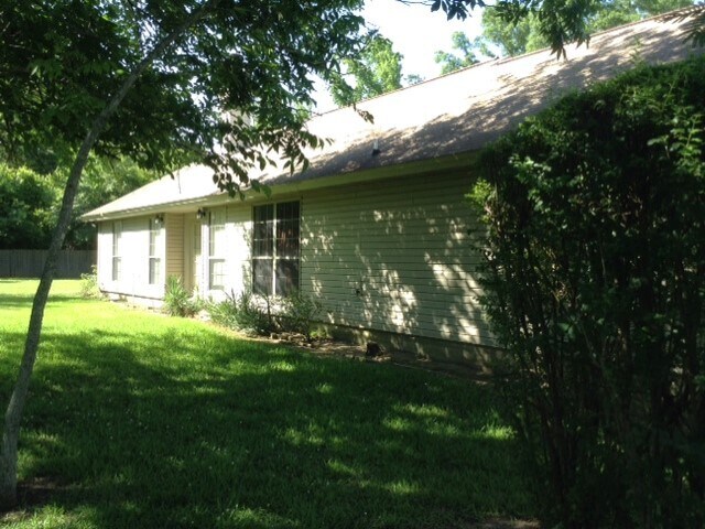 Building Photo - 3439 Fresenius Rd