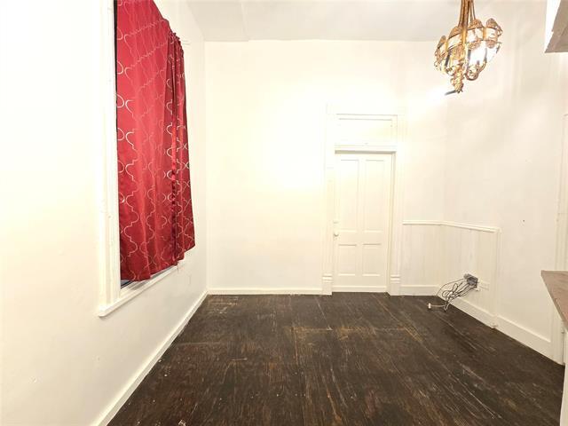Foto del edificio - 1100 E 8th St