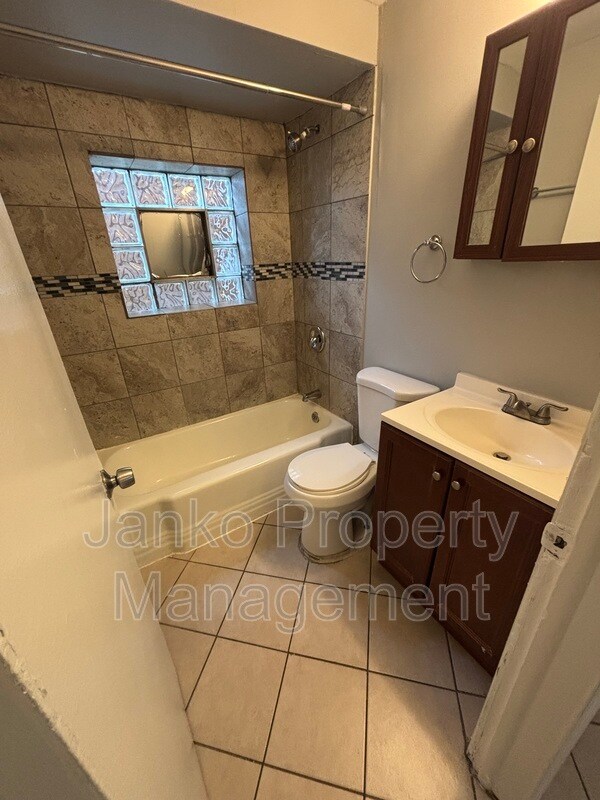 Foto del edificio - 1409 S Central Ave