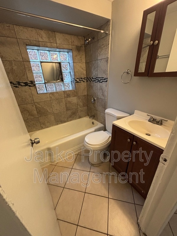 Building Photo - 1409 S Central Ave