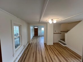 Building Photo - 157 Wakefield St