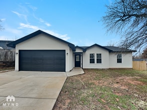 Building Photo - 3212 E Noble Dr