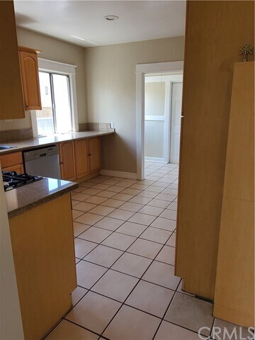 Building Photo - 121 Carr Dr