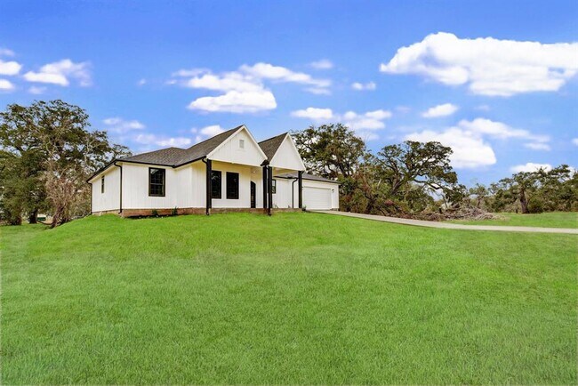 Building Photo - 461 Rancho Chico Trail