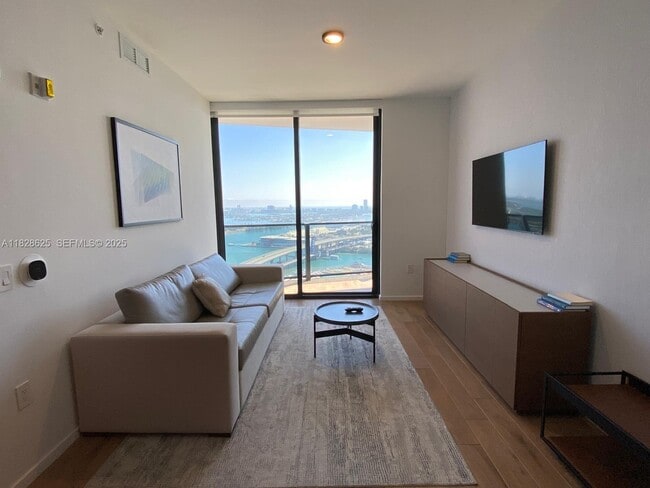 Foto del edificio - 398 NE 5th St