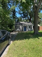 Building Photo - 840 Ama Dr