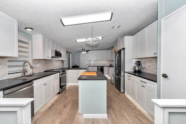 Building Photo - 5839 SW 59th St
