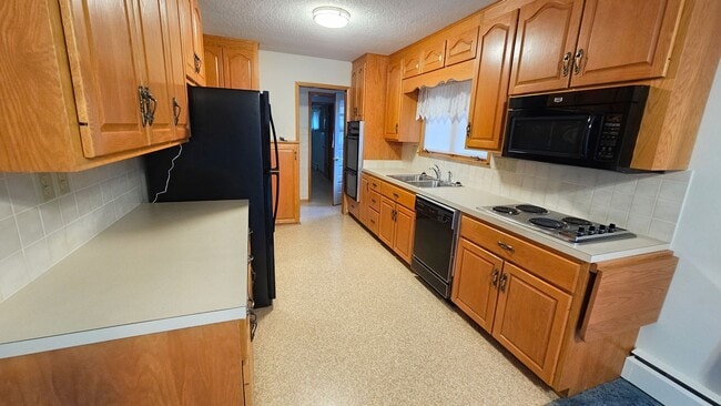 Building Photo - Charming 3-Bedroom Home on Spacious Land Just South of Ankeny - RENT SPECIAL