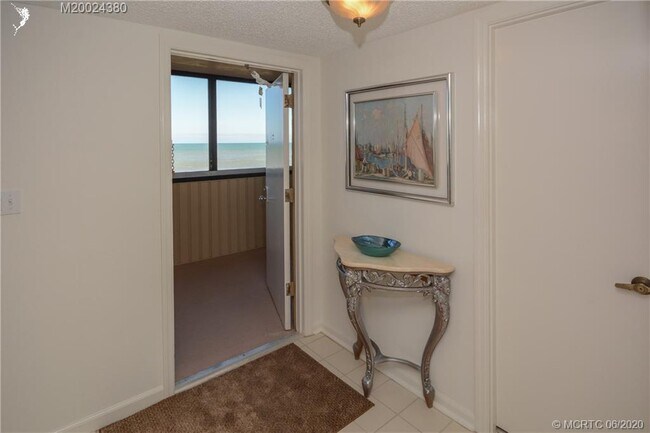 Foto del edificio - 1357 NE Ocean Blvd