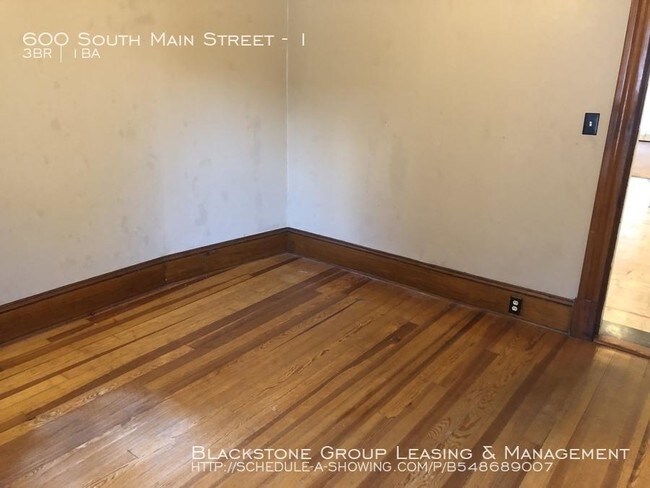 Building Photo - 3 bedroom in Woonsocket RI 02895