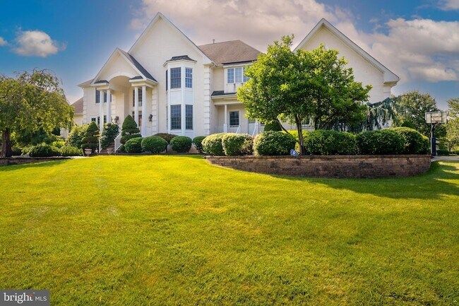 Foto del edificio - 19 Meadowlark Dr