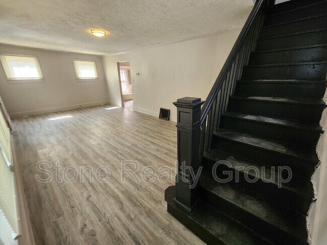 Building Photo - 1519 S 21st St