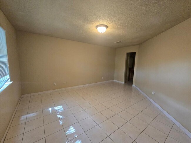 Foto del edificio - 10711 Forest Leaf Dr