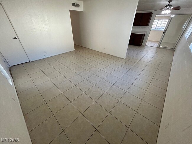 Foto del edificio - 1937 Capistrano Ave