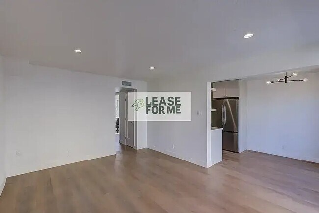 Building Photo - 1279 W 38th St