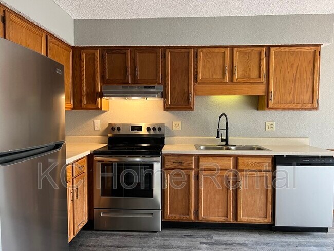 Foto del edificio - 13013 Smalley Ave