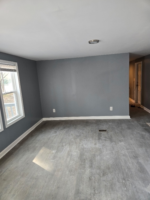 Building Photo - 3045 Crestview Dr