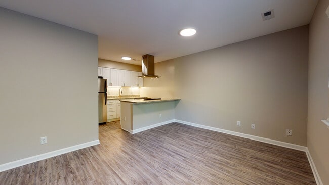 Foto del edificio - 3116 Hillsborough