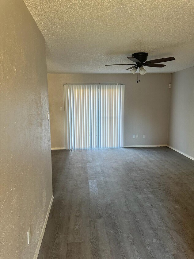 Building Photo - 1211 Neptune Dr