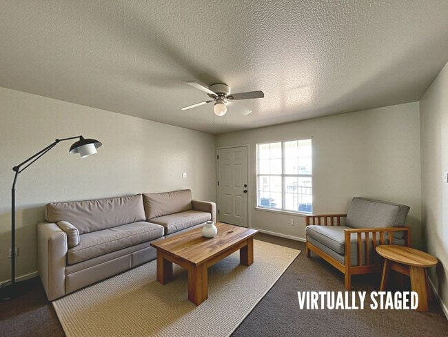 Building Photo - 3301 Toledo Dr
