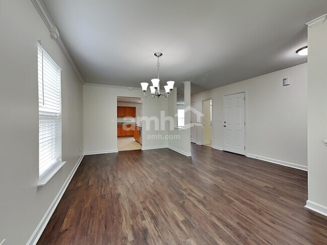 Foto del edificio - 917 Peachtree Meadows Cir